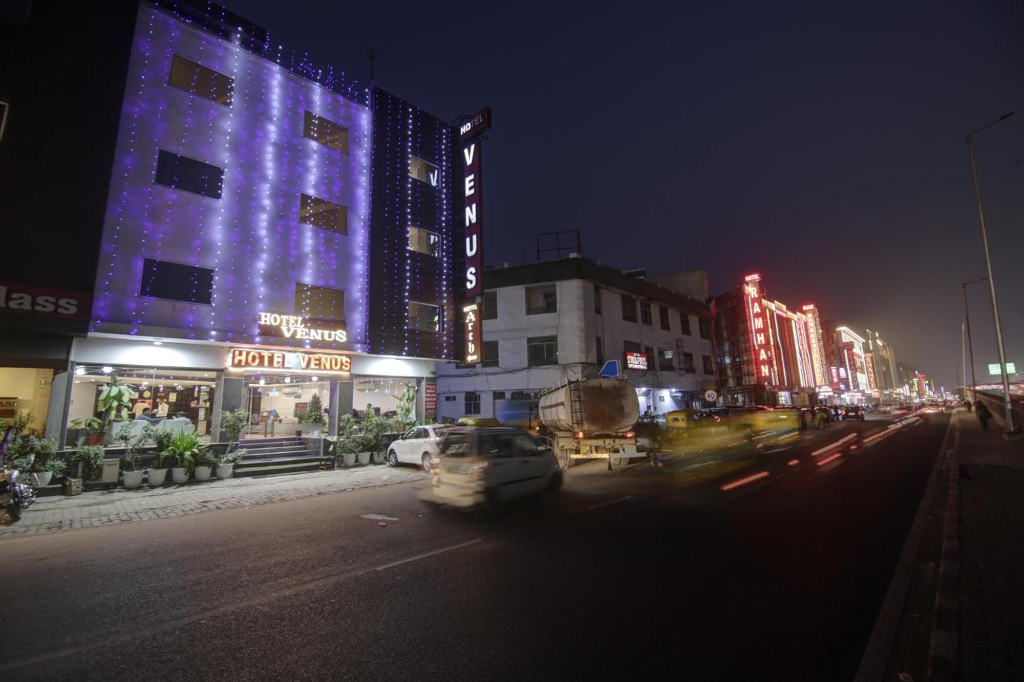 Hotel Venus Plaza New Delhi Luaran gambar